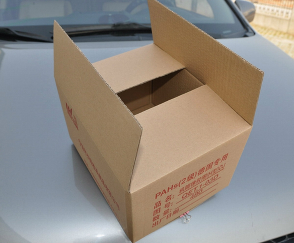 紙箱定做時采用不同印刷工藝對成本影響大嗎？